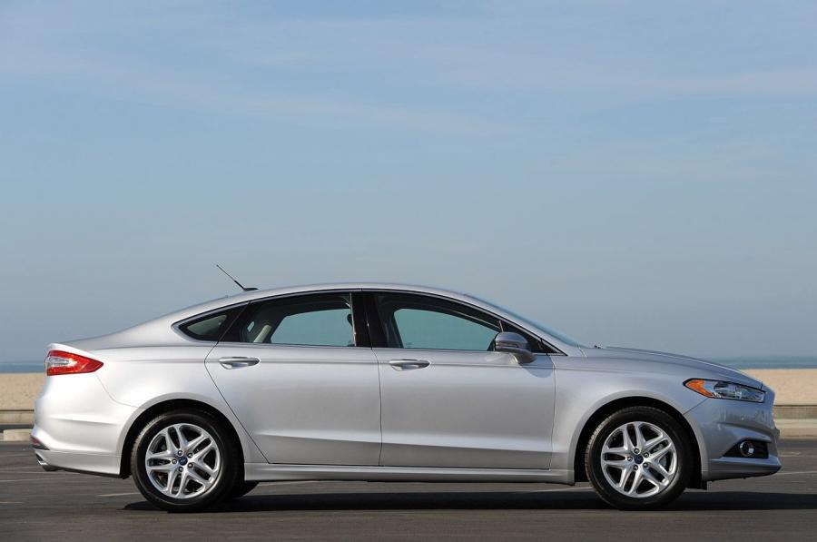  Ford Fusion 2013 года  (US) (фото 115 из 202)
